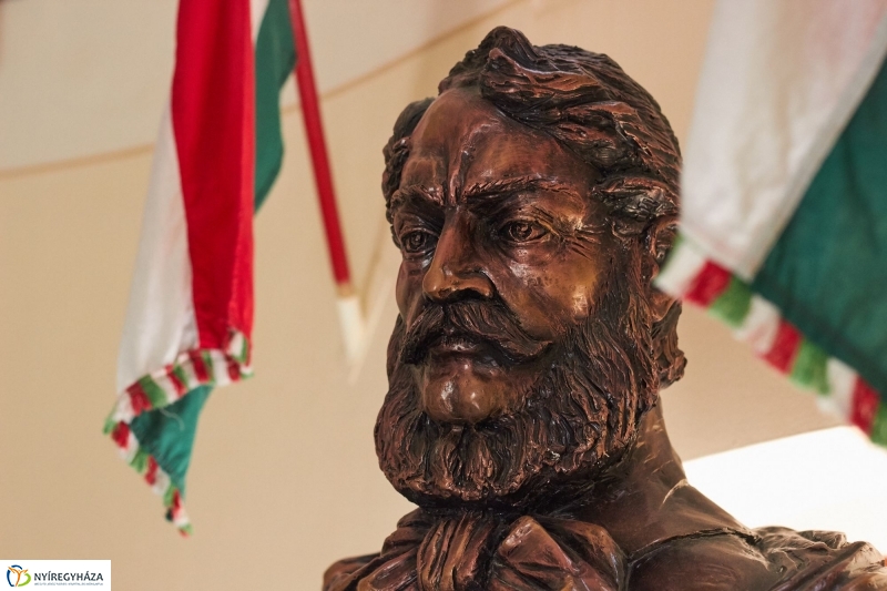 Sportpályák a Kossuth gimiben - fotó Szarka Lajos