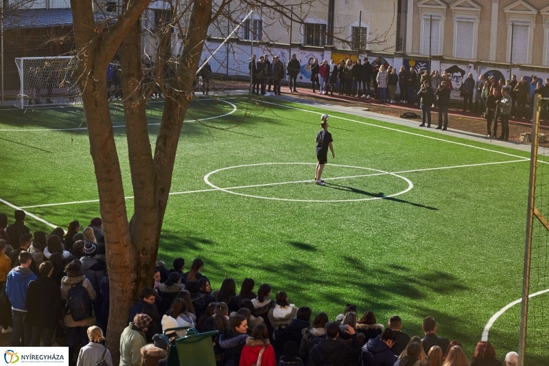 Sportpályák a Kossuth gimiben - fotó Szarka Lajos