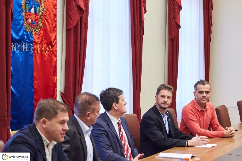 SOSZ sajtótájékoztató - fotó Szarka Lajos