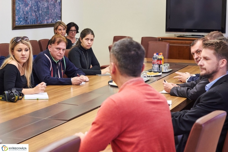 SOSZ sajtótájékoztató - fotó Szarka Lajos