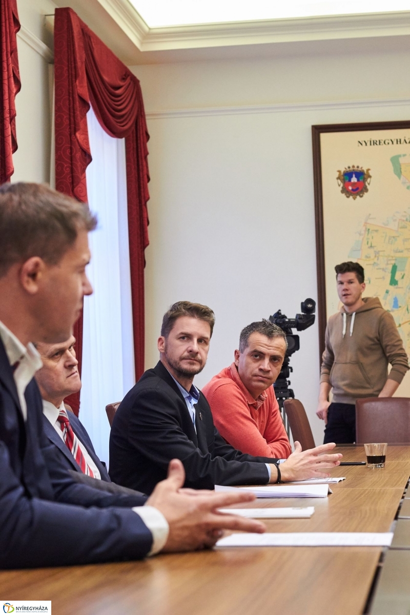 SOSZ sajtótájékoztató - fotó Szarka Lajos