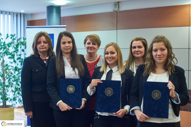 Egyetemi ösztöndíjasok - fotó Szarka Lajos