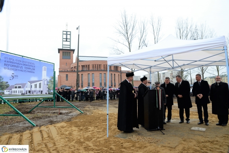 Református templom alapkőletétel - fotó Trifonov Éva