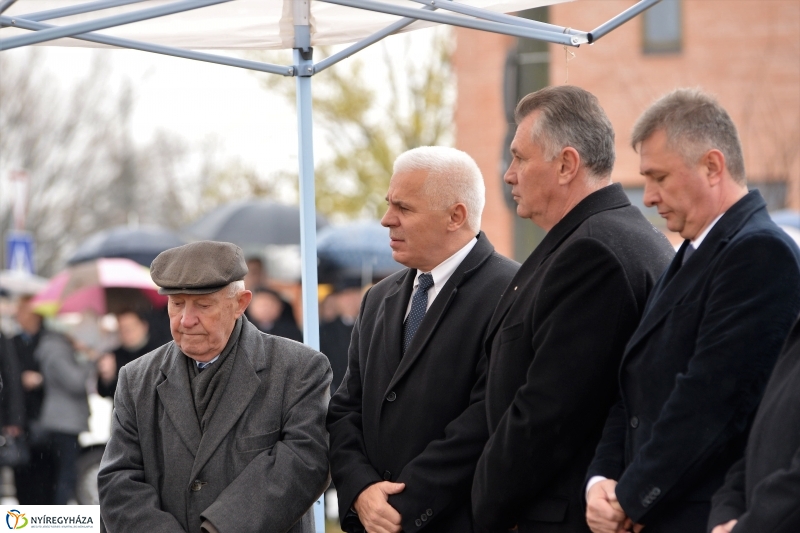 Református templom alapkőletétel - fotó Trifonov Éva