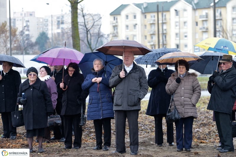 Református templom alapkőletétel - fotó Trifonov Éva