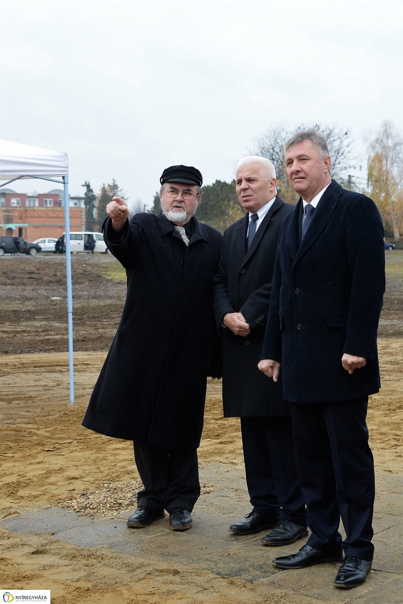 Református templom alapkőletétel - fotó Trifonov Éva