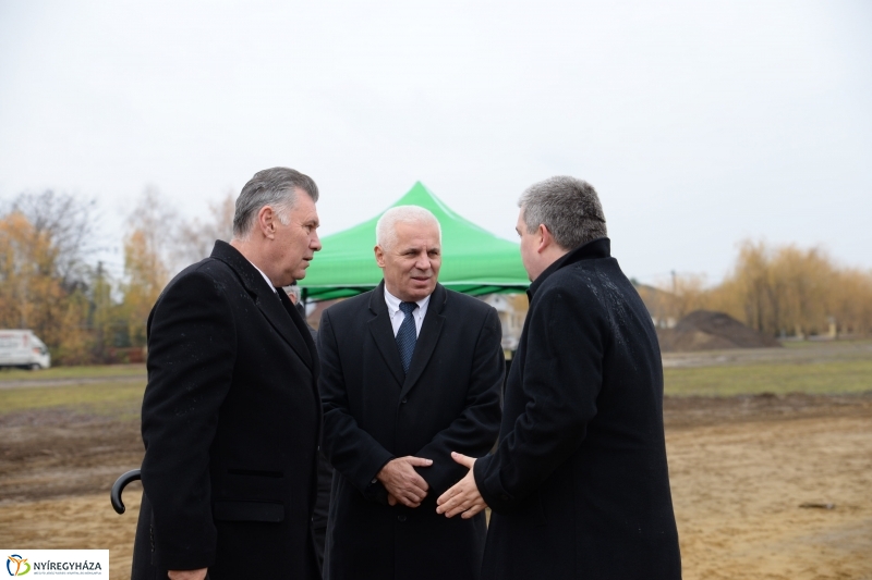 Református templom alapkőletétel - fotó Trifonov Éva