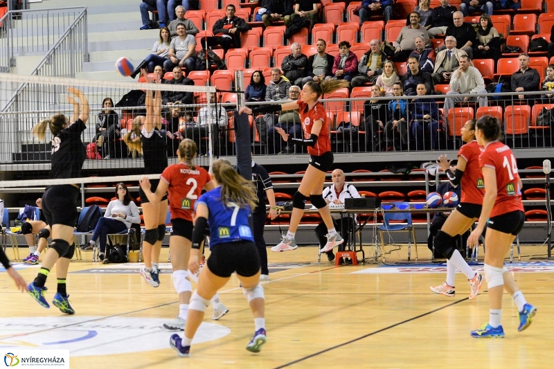 Fatum - Palota női röplabda - fotó Trifonov Éva