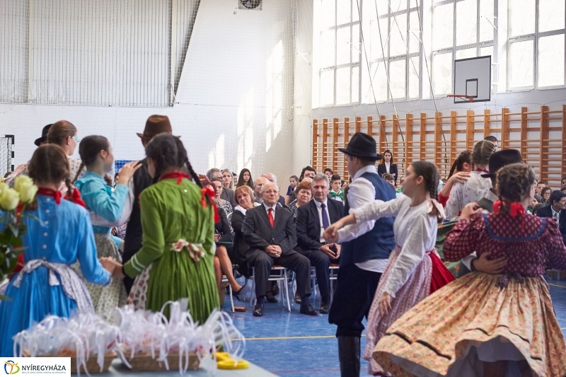 Jubilál a Kertvárosi iskola - fotó Szarka Lajos