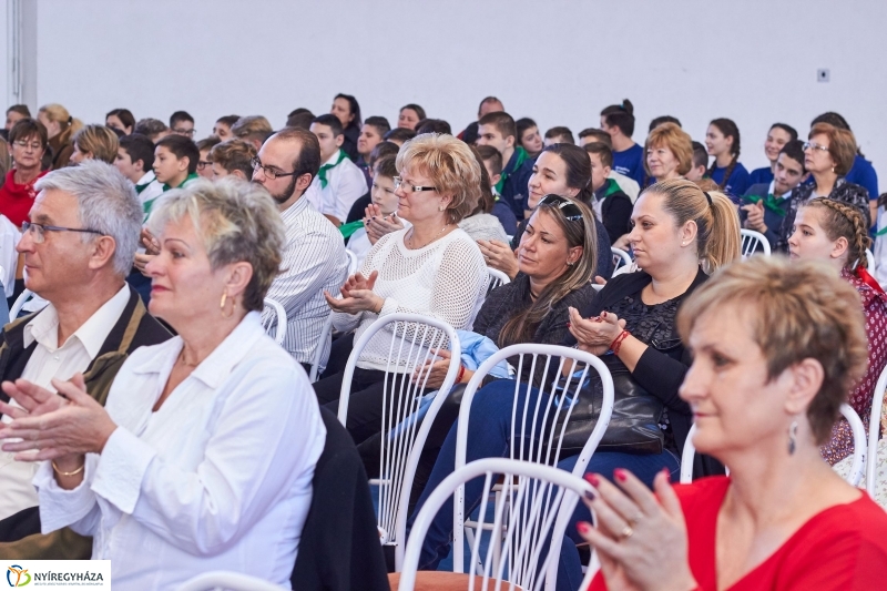 Jubilál a Kertvárosi iskola - fotó Szarka Lajos