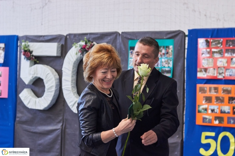 Jubilál a Kertvárosi iskola - fotó Szarka Lajos