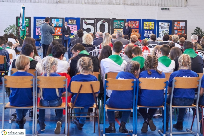 Jubilál a Kertvárosi iskola - fotó Szarka Lajos