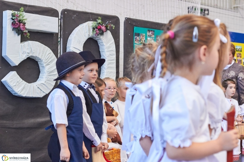 Jubilál a Kertvárosi iskola - fotó Szarka Lajos