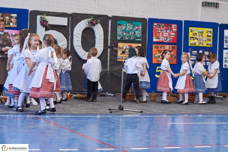 Jubilál a Kertvárosi iskola - fotó Szarka Lajos