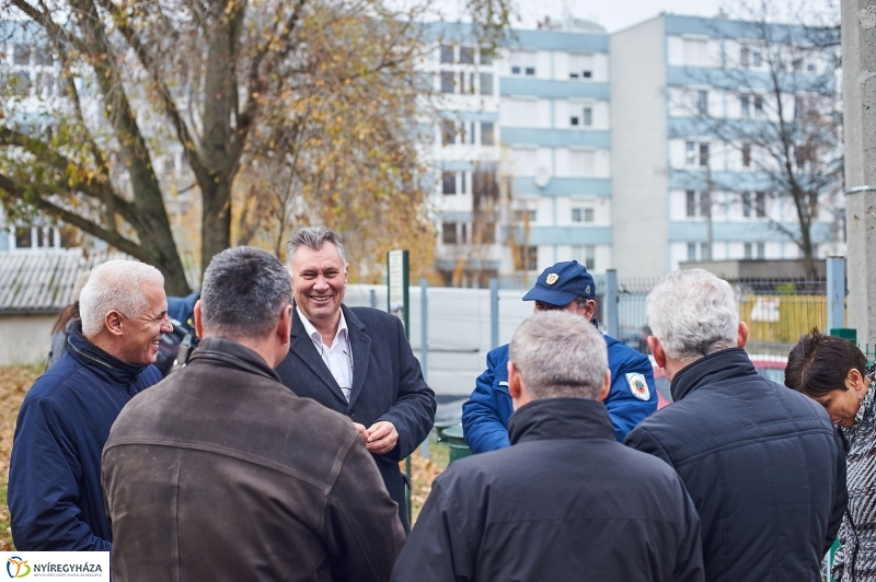 Kutyafuttató a Homok soron - fotó Szarka Lajos