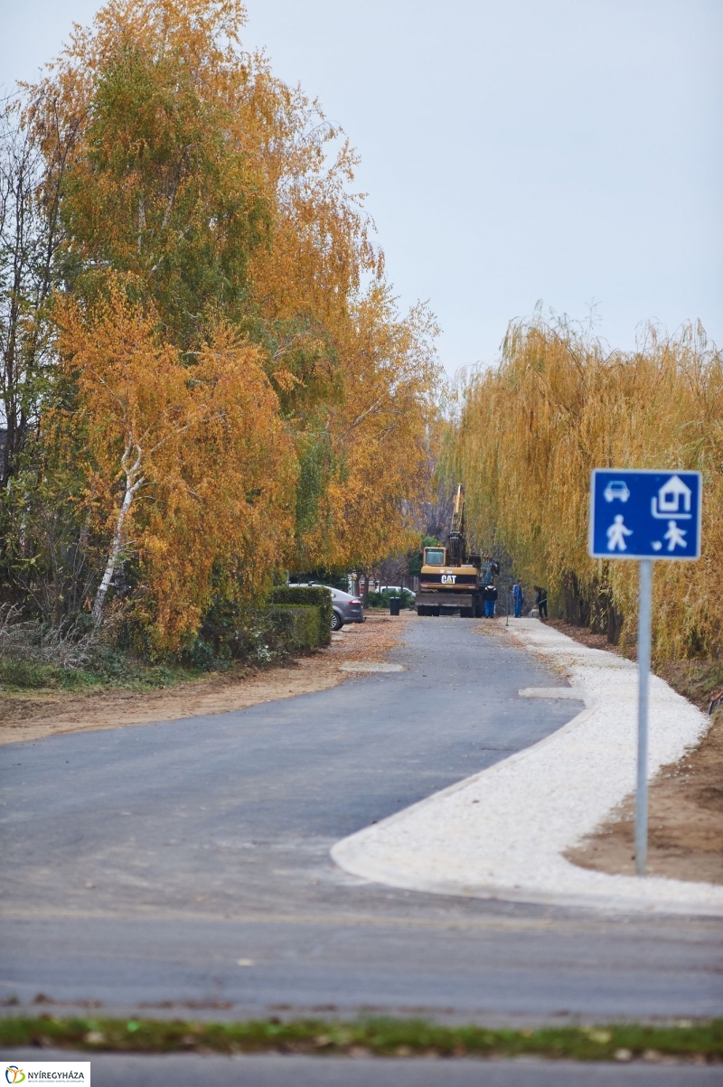 Thököly utca aszfaltozása - fotó Szarka Lajos