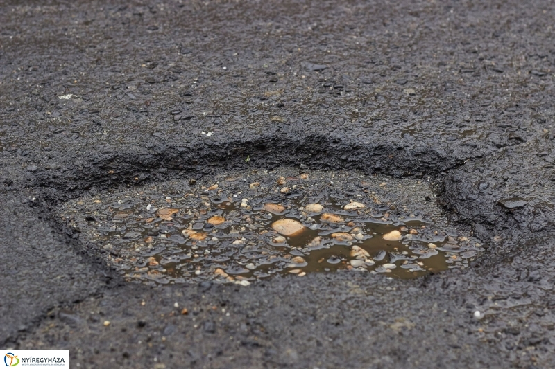 Új aszfaltozási technika - fotó Szarka Lajos