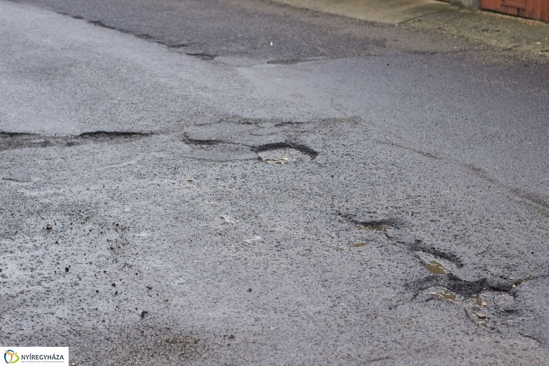 Új aszfaltozási technika - fotó Szarka Lajos