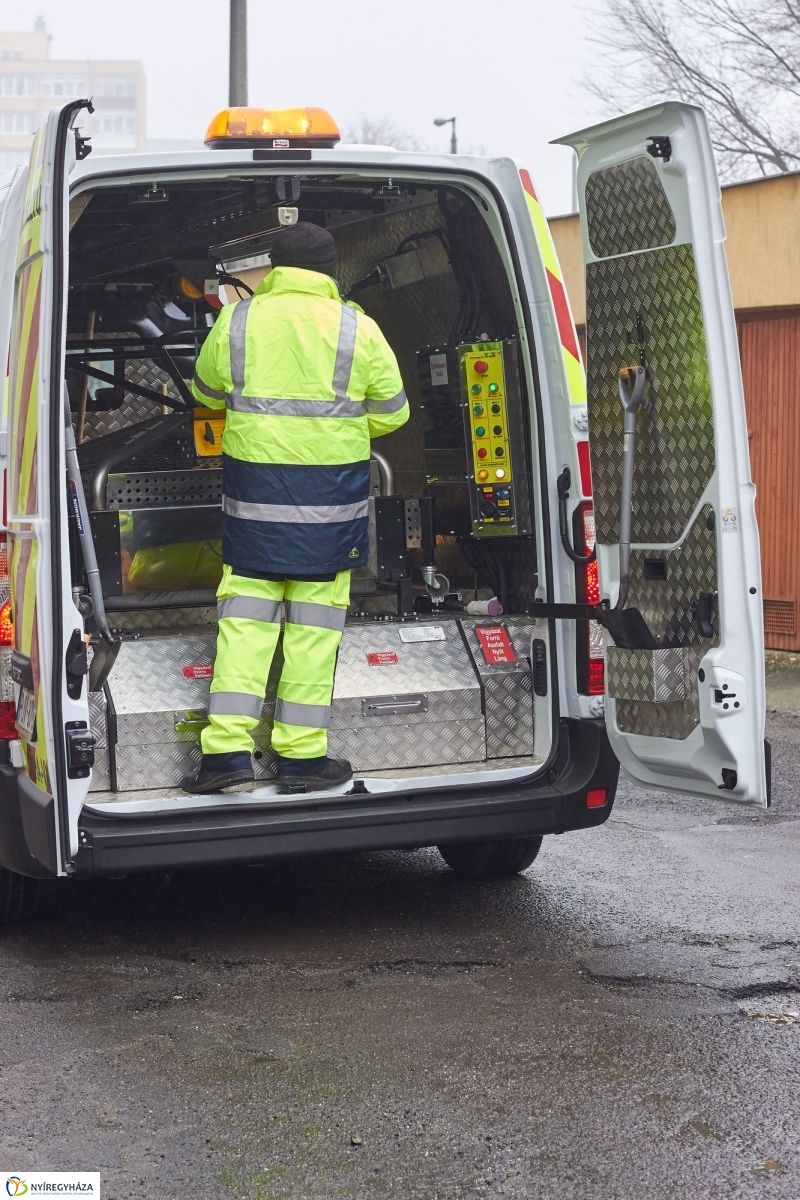 Új aszfaltozási technika - fotó Szarka Lajos