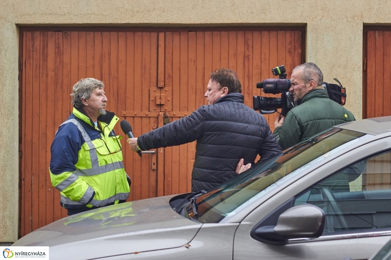 Új aszfaltozási technika - fotó Szarka Lajos