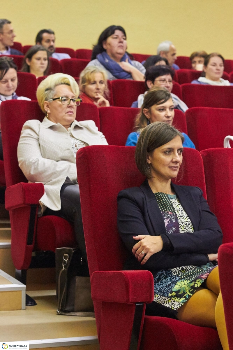 A nők elleni erőszak megszüntetésének világnapja - fotó Szarka Lajos