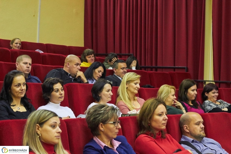 A nők elleni erőszak megszüntetésének világnapja - fotó Szarka Lajos