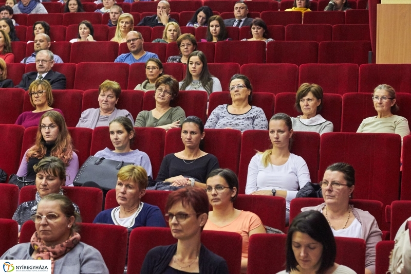 A nők elleni erőszak megszüntetésének világnapja - fotó Szarka Lajos