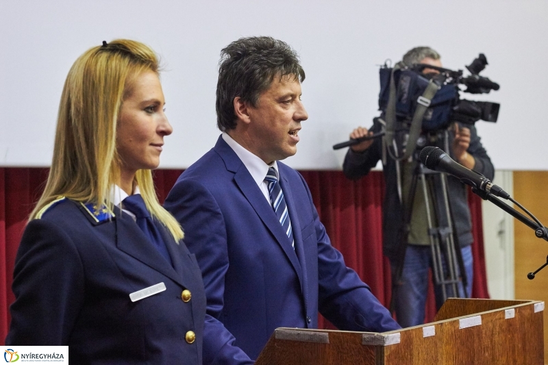 A nők elleni erőszak megszüntetésének világnapja - fotó Szarka Lajos