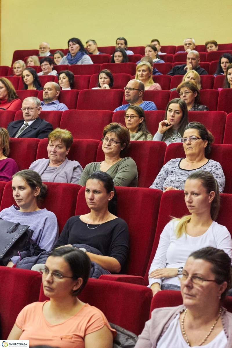 A nők elleni erőszak megszüntetésének világnapja - fotó Szarka Lajos