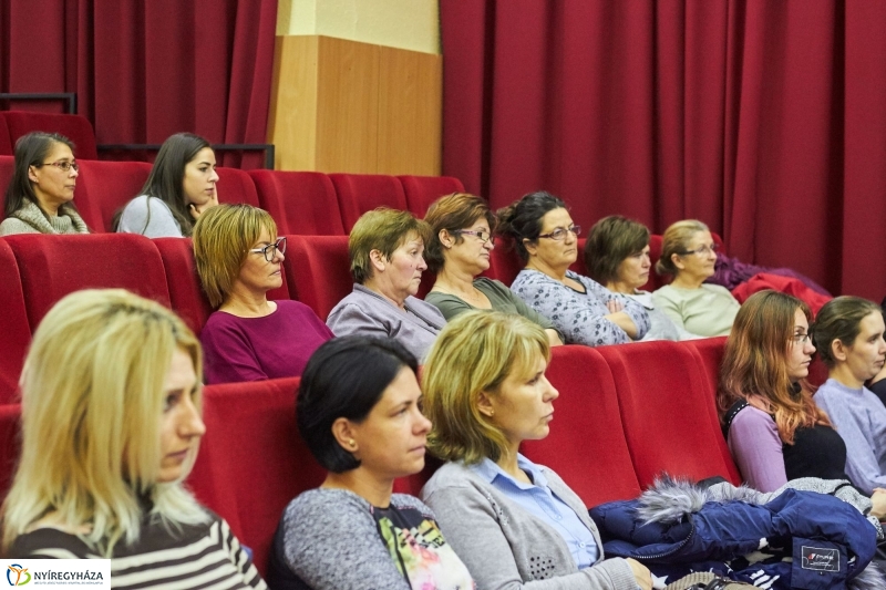 A nők elleni erőszak megszüntetésének világnapja - fotó Szarka Lajos