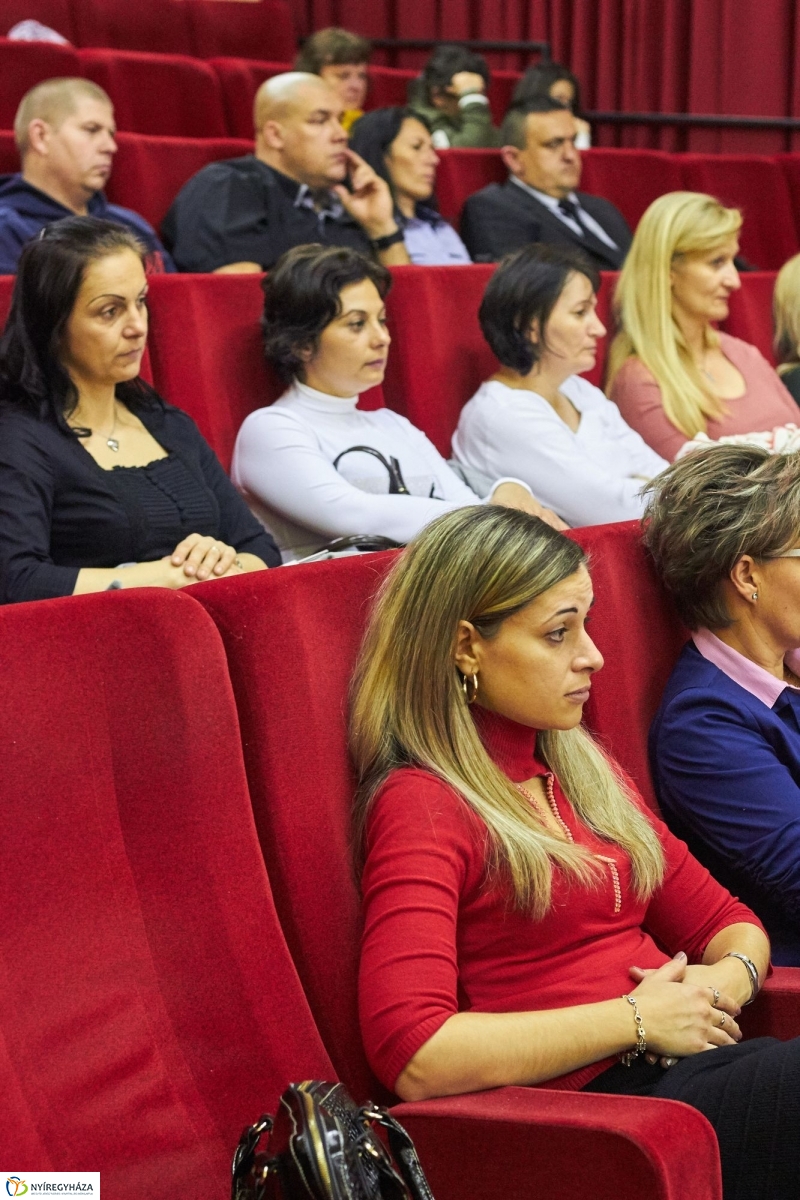 A nők elleni erőszak megszüntetésének világnapja - fotó Szarka Lajos