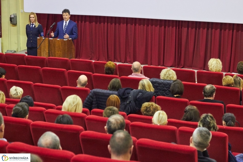 A nők elleni erőszak megszüntetésének világnapja - fotó Szarka Lajos