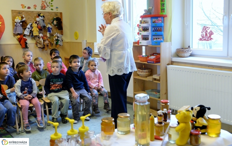 Mézes reggeli a sóstóhegyi óvodában - fotó Trifonov Éva