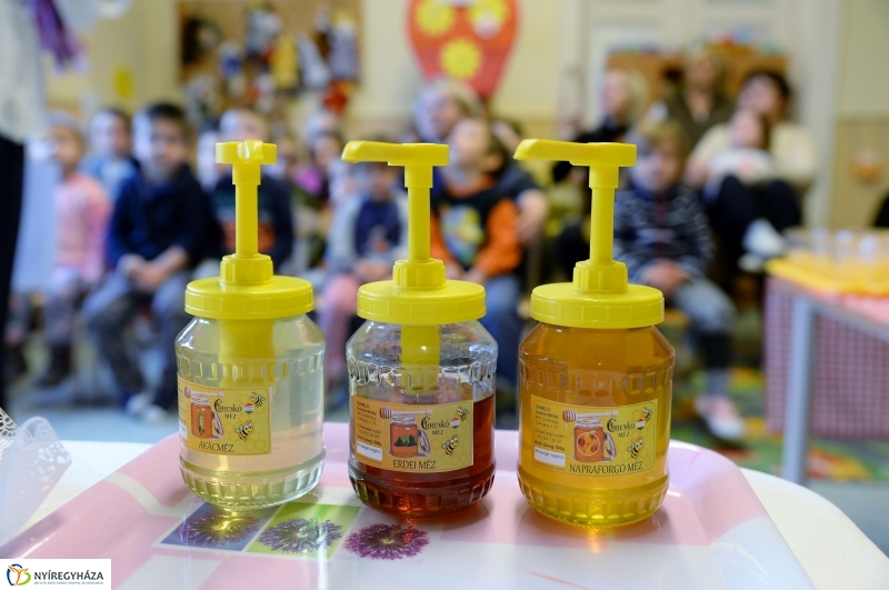 Mézes reggeli a sóstóhegyi óvodában - fotó Trifonov Éva