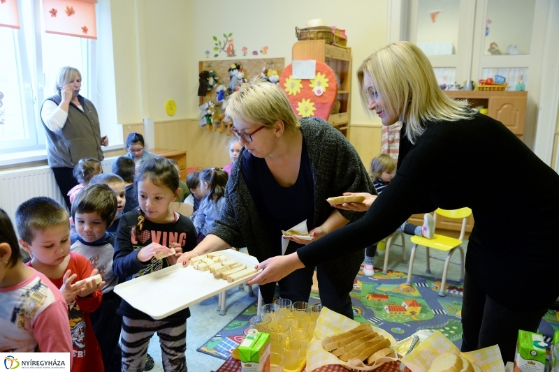 Mézes reggeli a sóstóhegyi óvodában - fotó Trifonov Éva