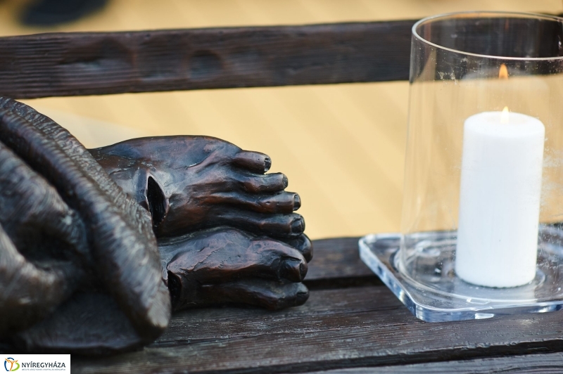 Hajléktalan Jézus szobor Nyíregyházán - fotó Szarka Lajos