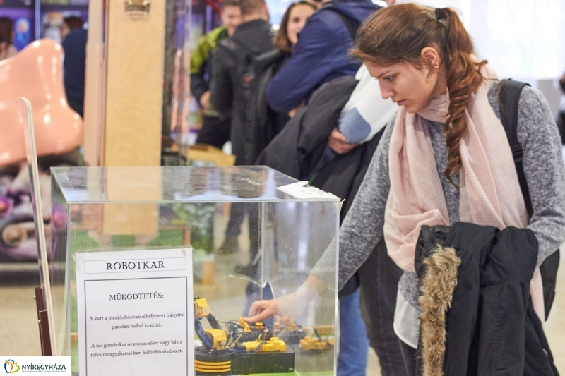 Testünk a csoda kiállítás - fotó Szarka Lajos