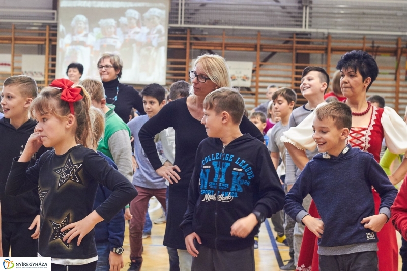 Népköltészet Hete a Bem iskolában - fotó Szarka Lajos