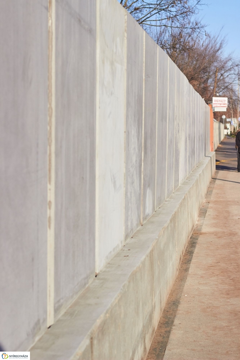 Átadták az Északi temető kerítését - fotó Szarka Lajos