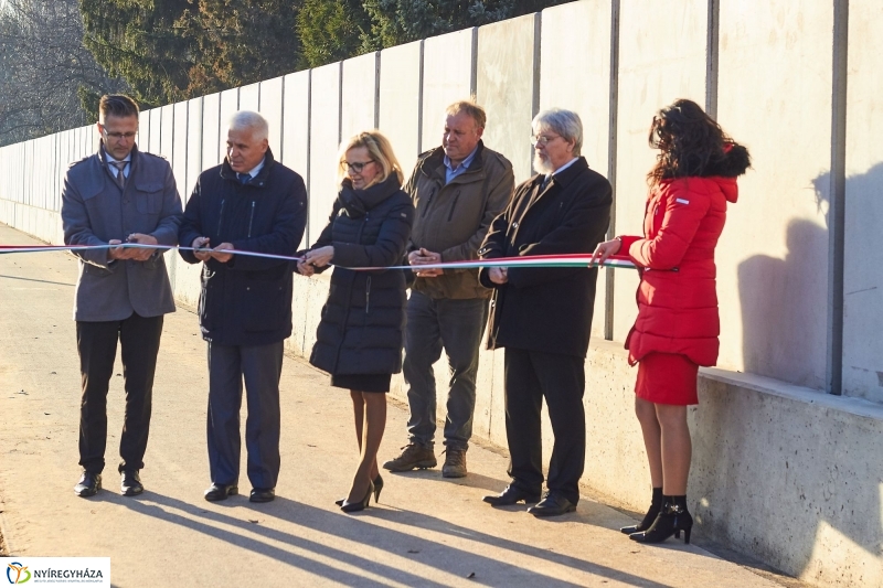 Átadták az Északi temető kerítését - fotó Szarka Lajos