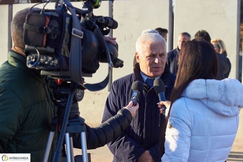 Átadták az Északi temető kerítését - fotó Szarka Lajos