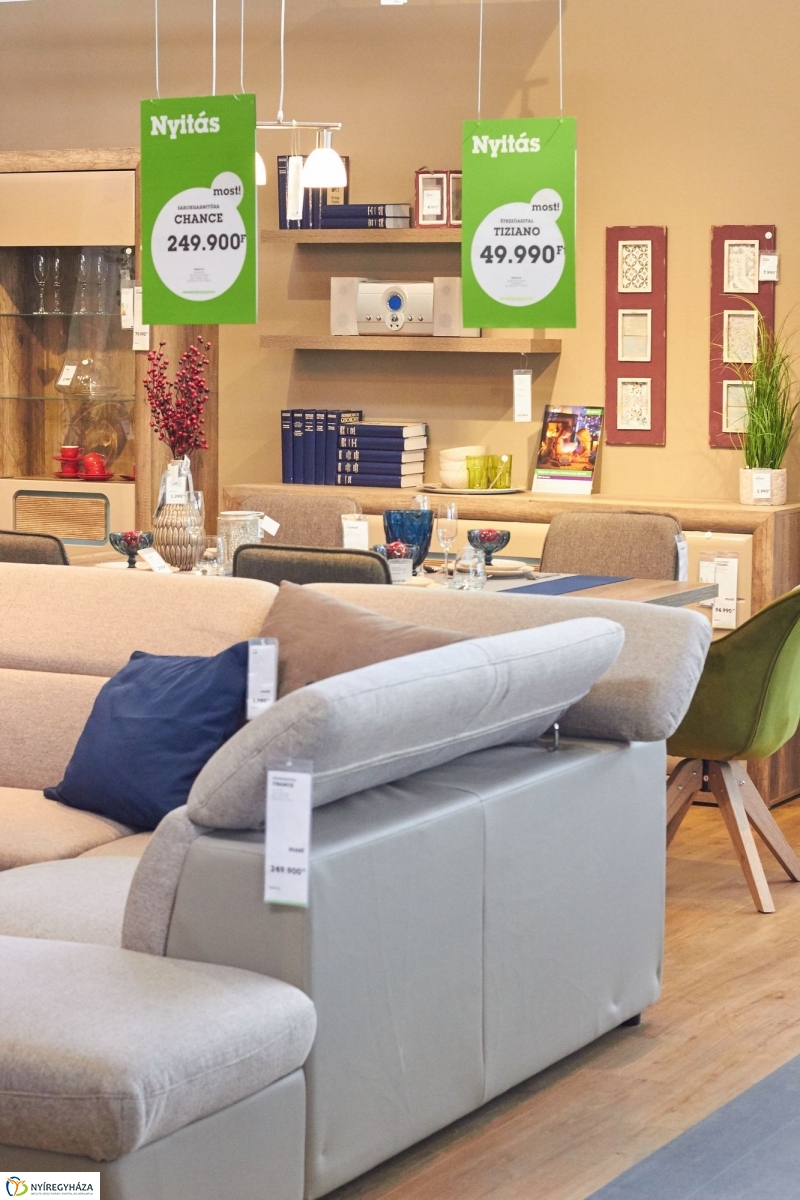 Egy kis Szieszta a Mömax-ban - fotó Szarka Lajos