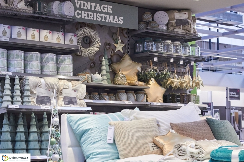 Egy kis Szieszta a Mömax-ban - fotó Szarka Lajos