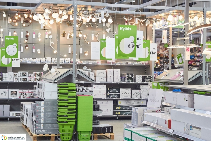 Egy kis Szieszta a Mömax-ban - fotó Szarka Lajos