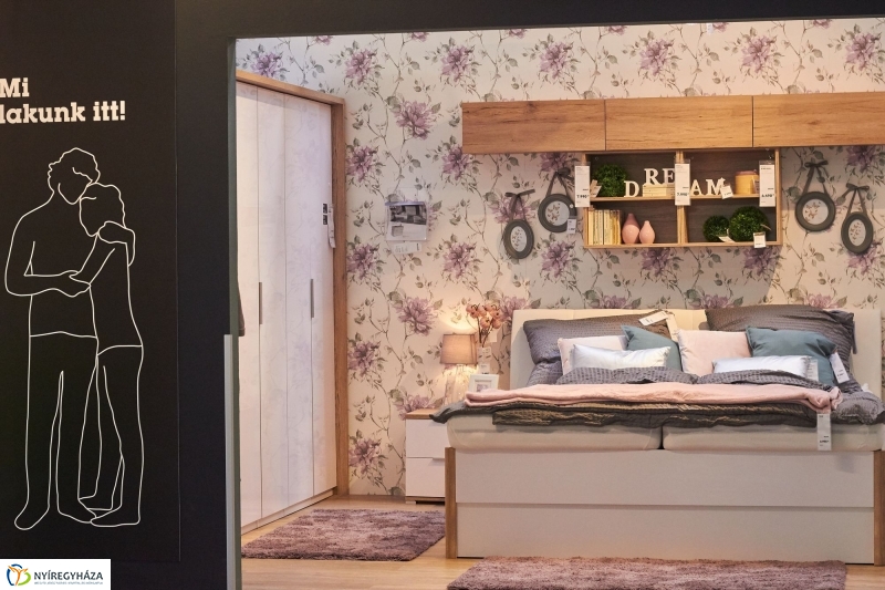 Egy kis Szieszta a Mömax-ban - fotó Szarka Lajos