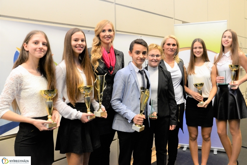 Bajnokok fala 2 - fotó Trifonov Éva