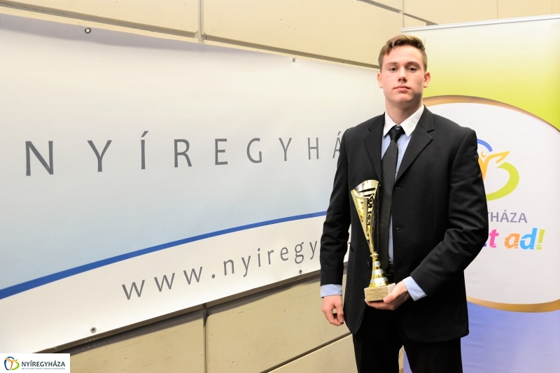 Bajnokok fala 2 - fotó Trifonov Éva