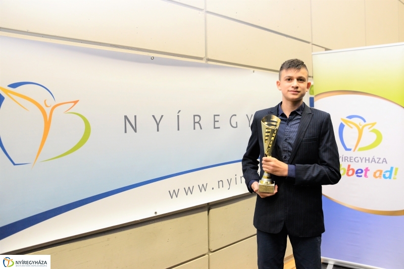 Bajnokok fala 2 - fotó Trifonov Éva