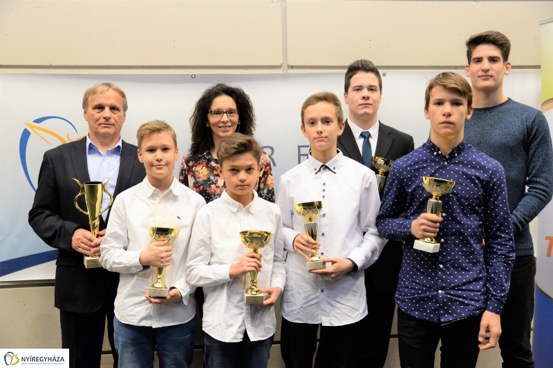 Bajnokok fala 2 - fotó Trifonov Éva