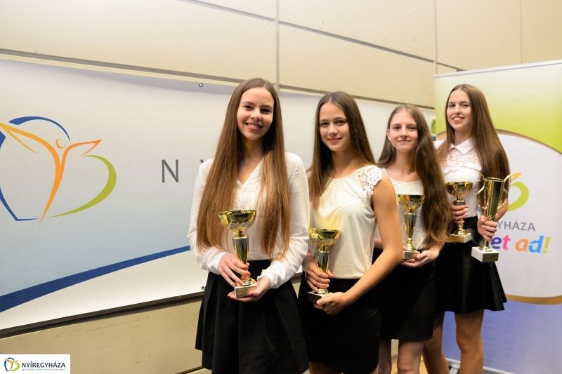 Bajnokok fala 2 - fotó Trifonov Éva